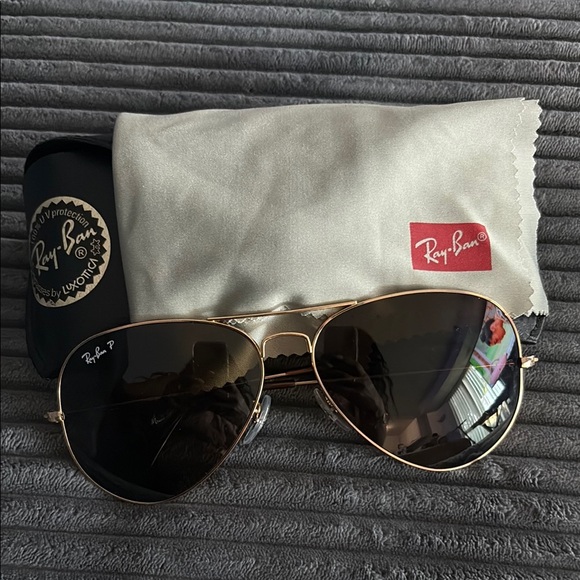 Ray-Ban Polarized Gold Frame Aviator Sunglasses - Picture 1 of 7